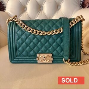 ‼️SOLD‼️ CHANEL CAVIAR QUILTED MEDIUM BOY FLAP SHOULDER BAG *Prestine Condition